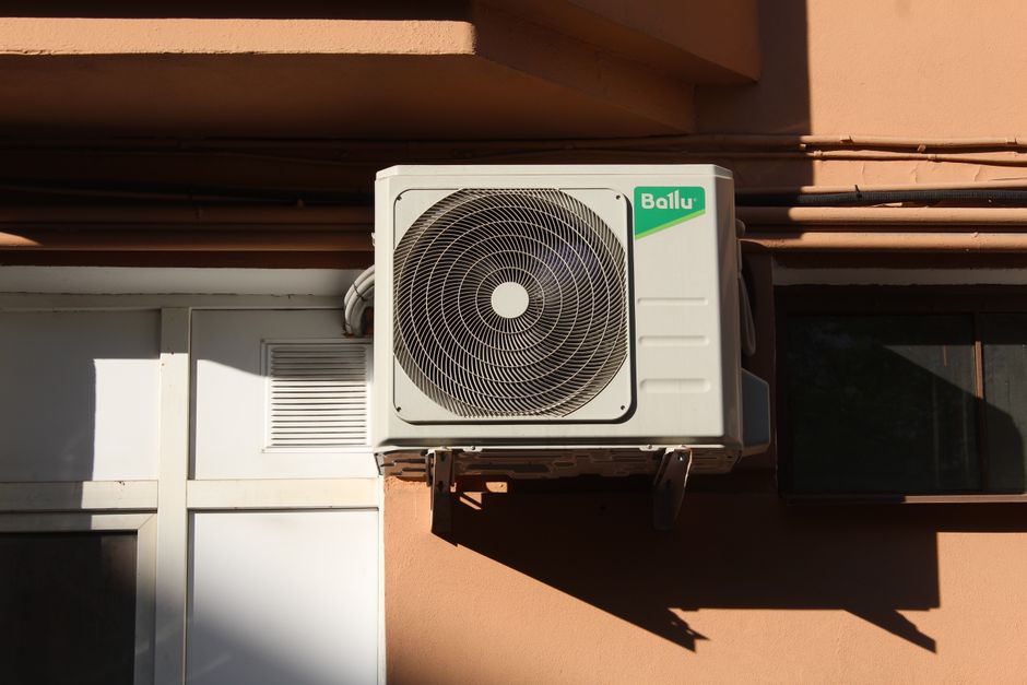 Vonkajšie jednotky multi-split klimatizácie na fasáde
